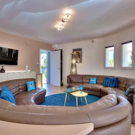 度假居 Lovely And Spacious Groundfloor With Pool