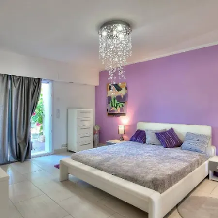 Lovely And Spacious Groundfloor With Pool Nyaraló