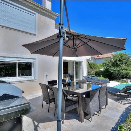 Nyaraló Lovely And Spacious Groundfloor With Pool *