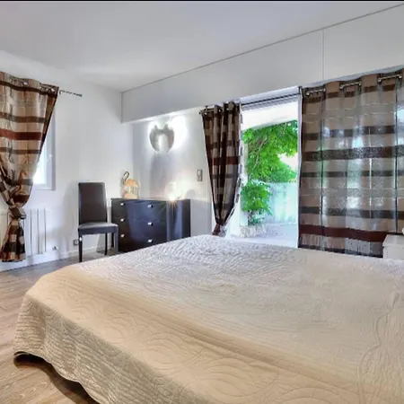 Nyaraló Lovely And Spacious Groundfloor With Pool